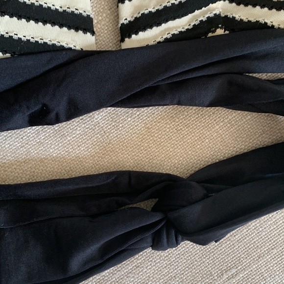 Vitamin A Wrap Bikini Top Black and White Striped *TOP ONLY* - Picture 5 of 7